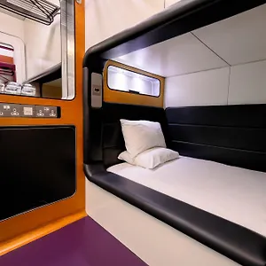 Yotelair London Gatwick Airport 3*, Horley Großbritannien